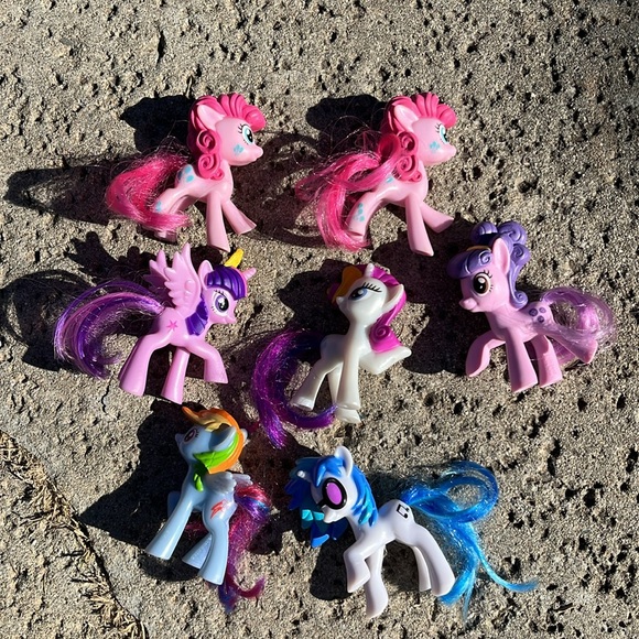 My little ponies pony lot. 7 McDonald’s my little pony toys - Picture 4 of 4